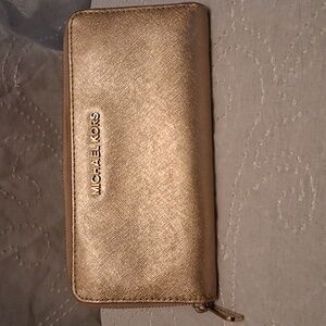 MICHAEL KORS GOLD WALLET